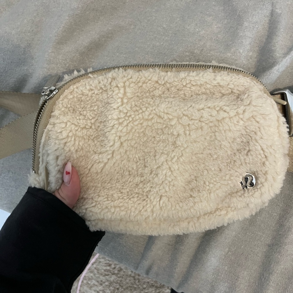 lululemon belt bag